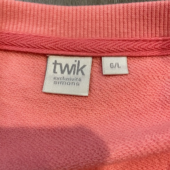 Simons Pineapple Sweater - Picture 2 of 2